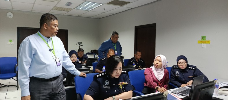 Lab session with officers