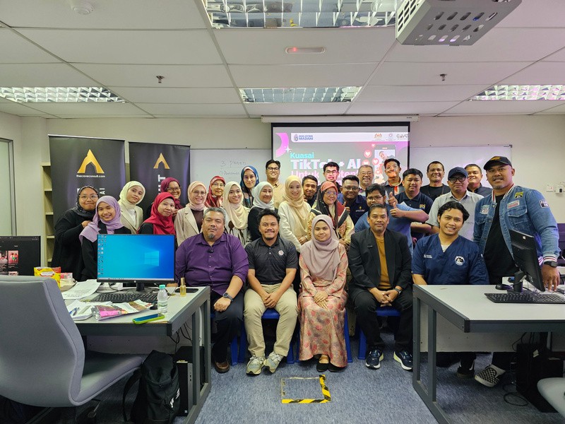Computer lab group photo